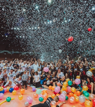 OBEJRZYJ KOSMICZNY MECZ NA ŻYWO