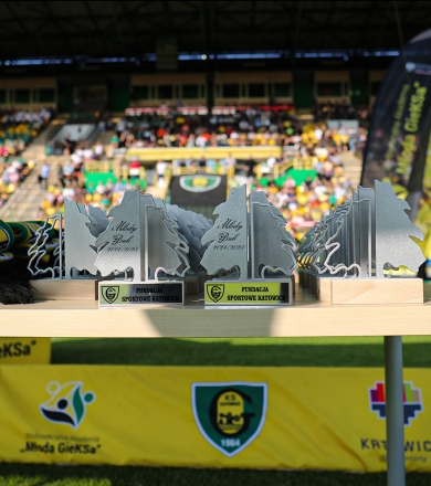 STATUETKI MŁODYCH BUKÓW OD MISTRZÓW DETALU