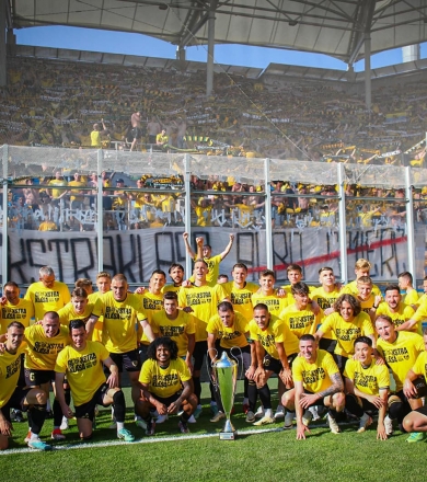 GIEKSTRAKLASA. FETA POD SPODKIEM