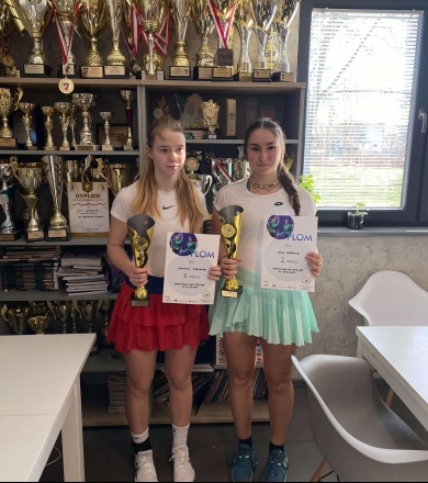 MARCOWY RAPORT Z KORTÓW