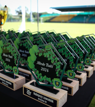 MŁODE BUKI ROZDANE. ŻYCZYMY UDANYCH WAKACJI!